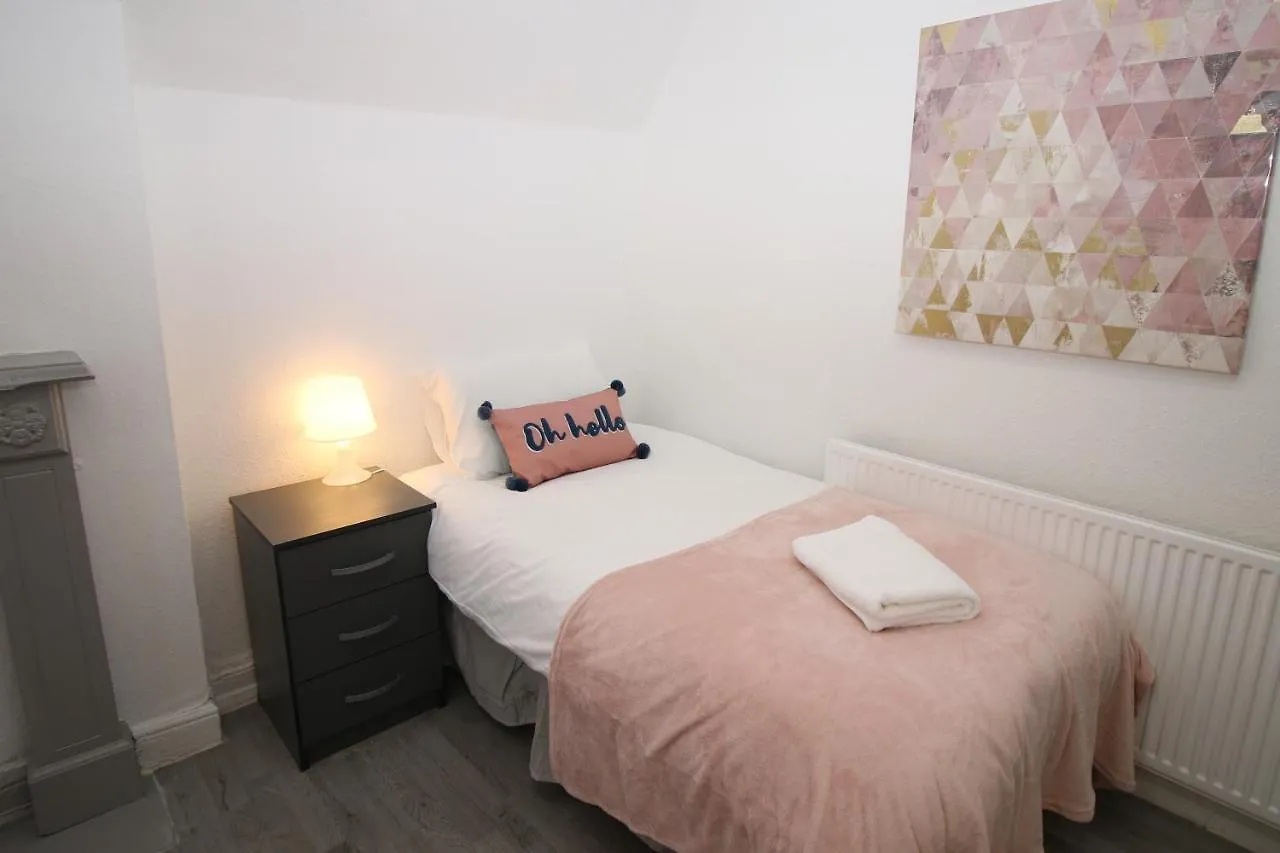 Free Local Parking - Fast Wifi - Sleeps 10 Guests By Property Promise Cardiff