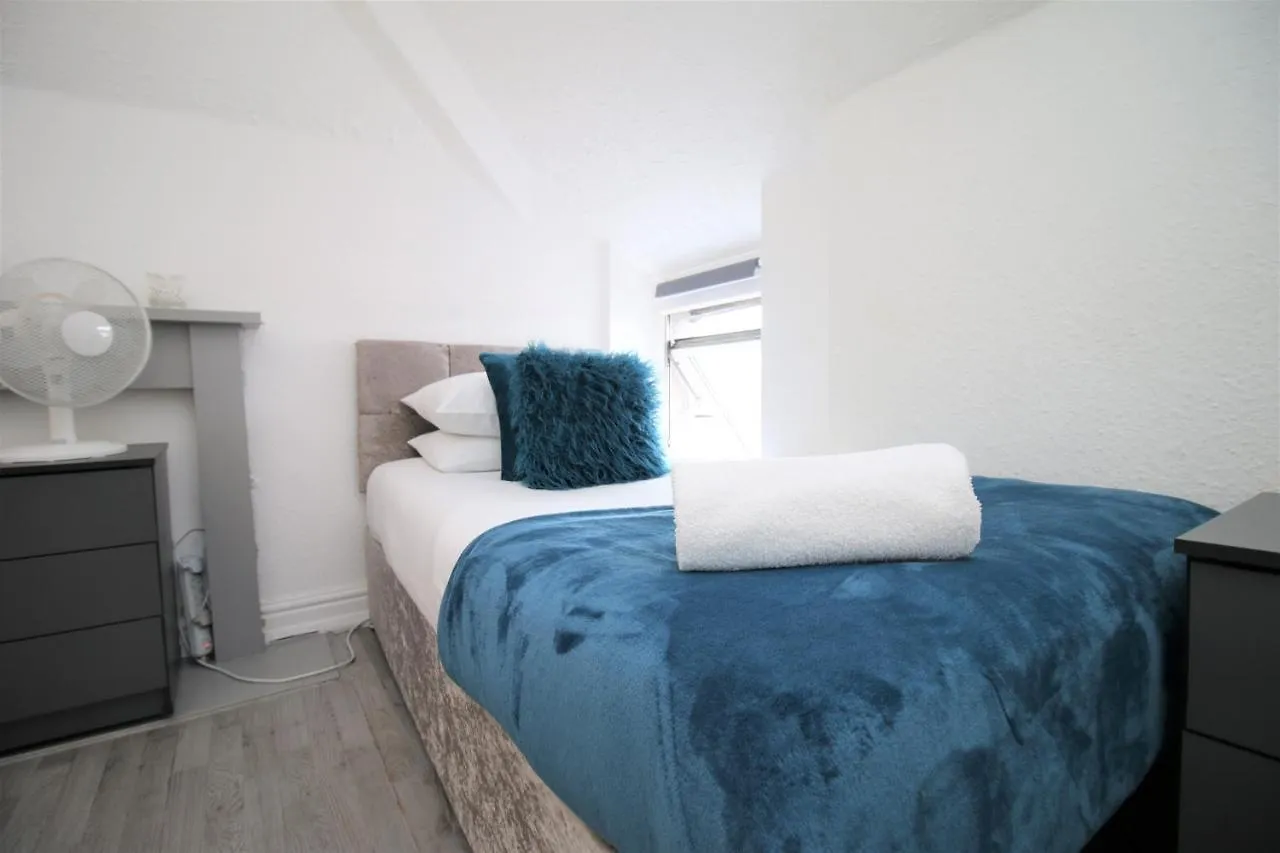 Free Local Parking - Fast Wifi - Sleeps 10 Guests By Property Promise Cardiff Holiday home